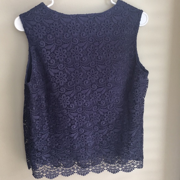 Uniqlo Floral Tops size medium - Picture 3 of 9